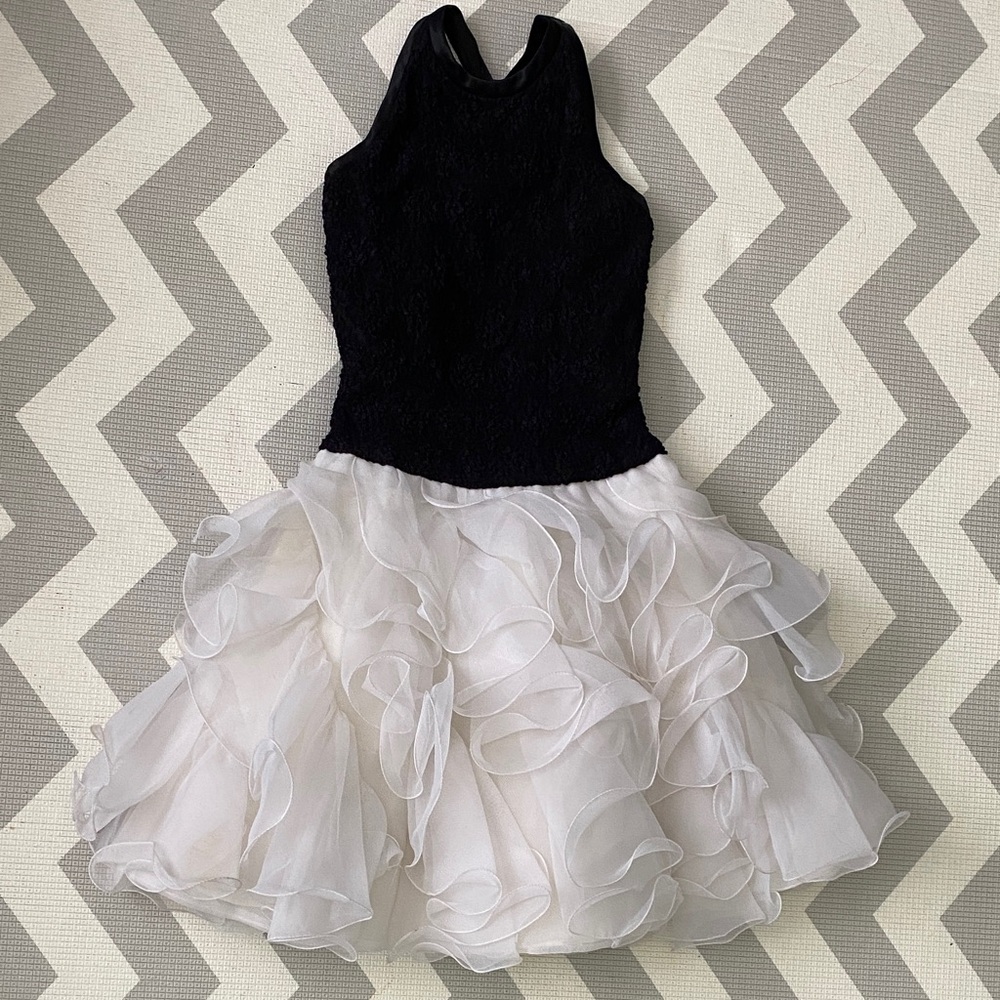 Lillie Rubin Elegant Black & White Halter Dress Size 4 / Preowned (See all Pics)